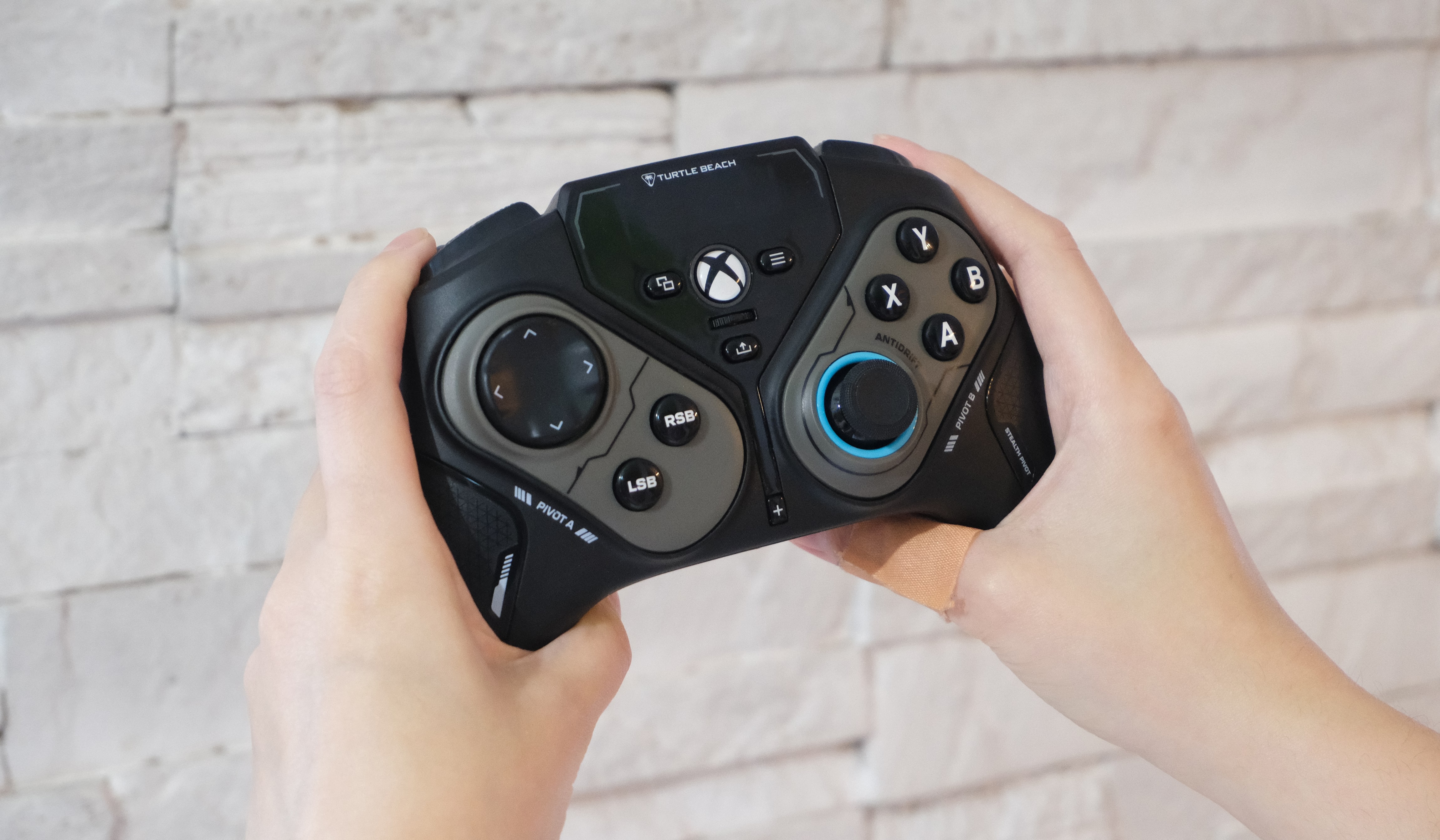 Turtle Beach Stealth Pivot Kontroler Pad Xbox PC Android Recenzja