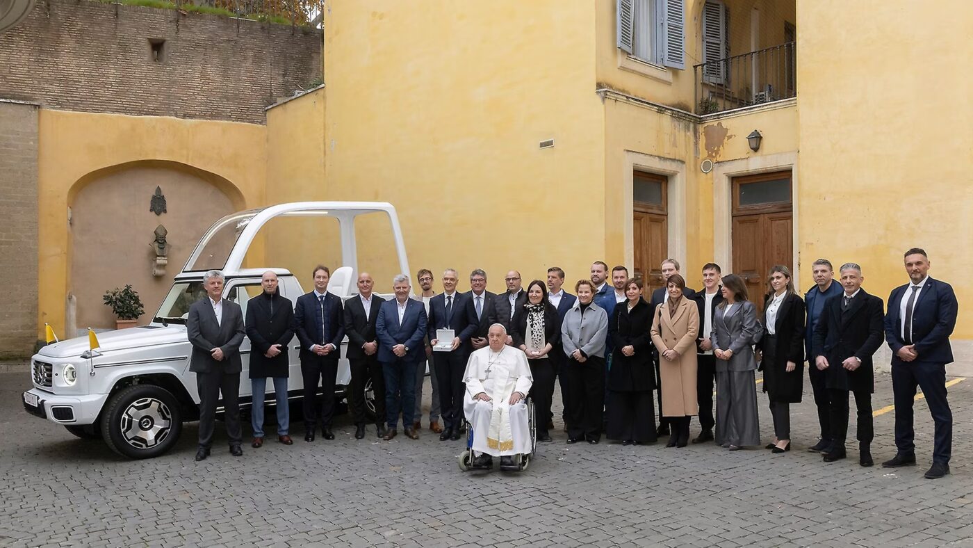 papamobile papież mercedes klasy g