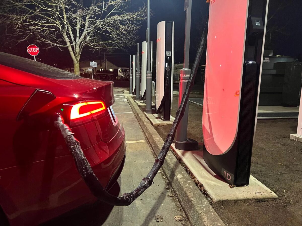 Tesla kable zabezpieczenie