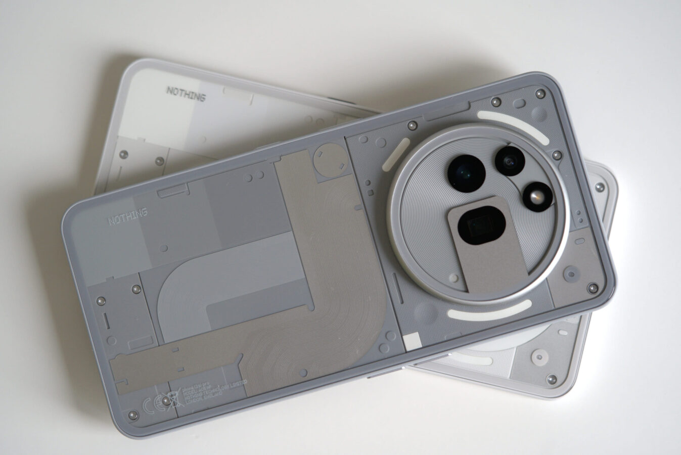 Nothing Phone (3a) i Nothing Phone (3a) Pro
