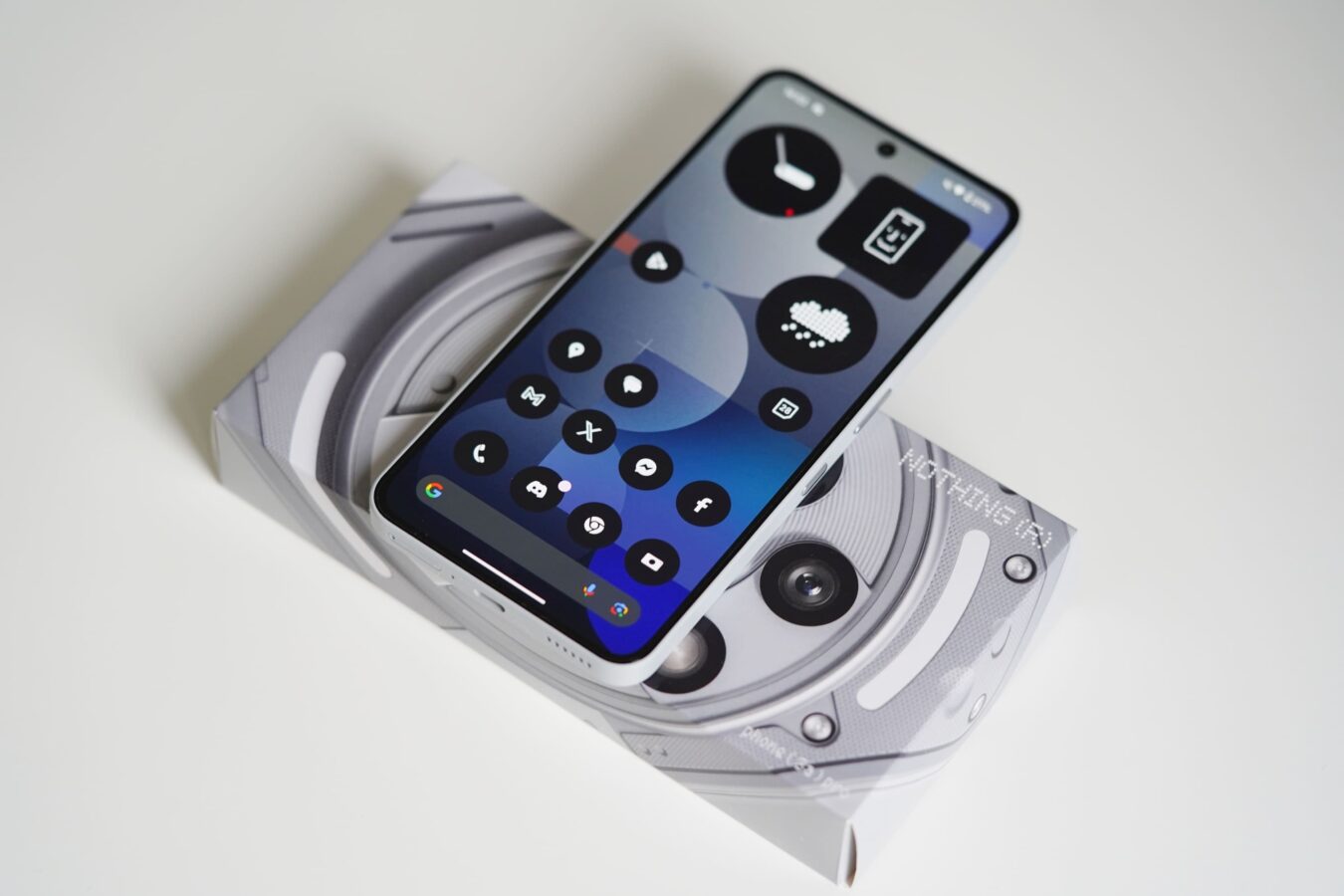 Nothing Phone (3a) i Nothing Phone (3a) Pro