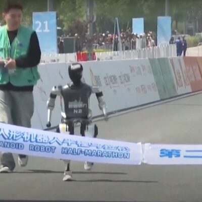 chiny-maraton-roboty