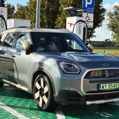 Mini samochód elektryczny