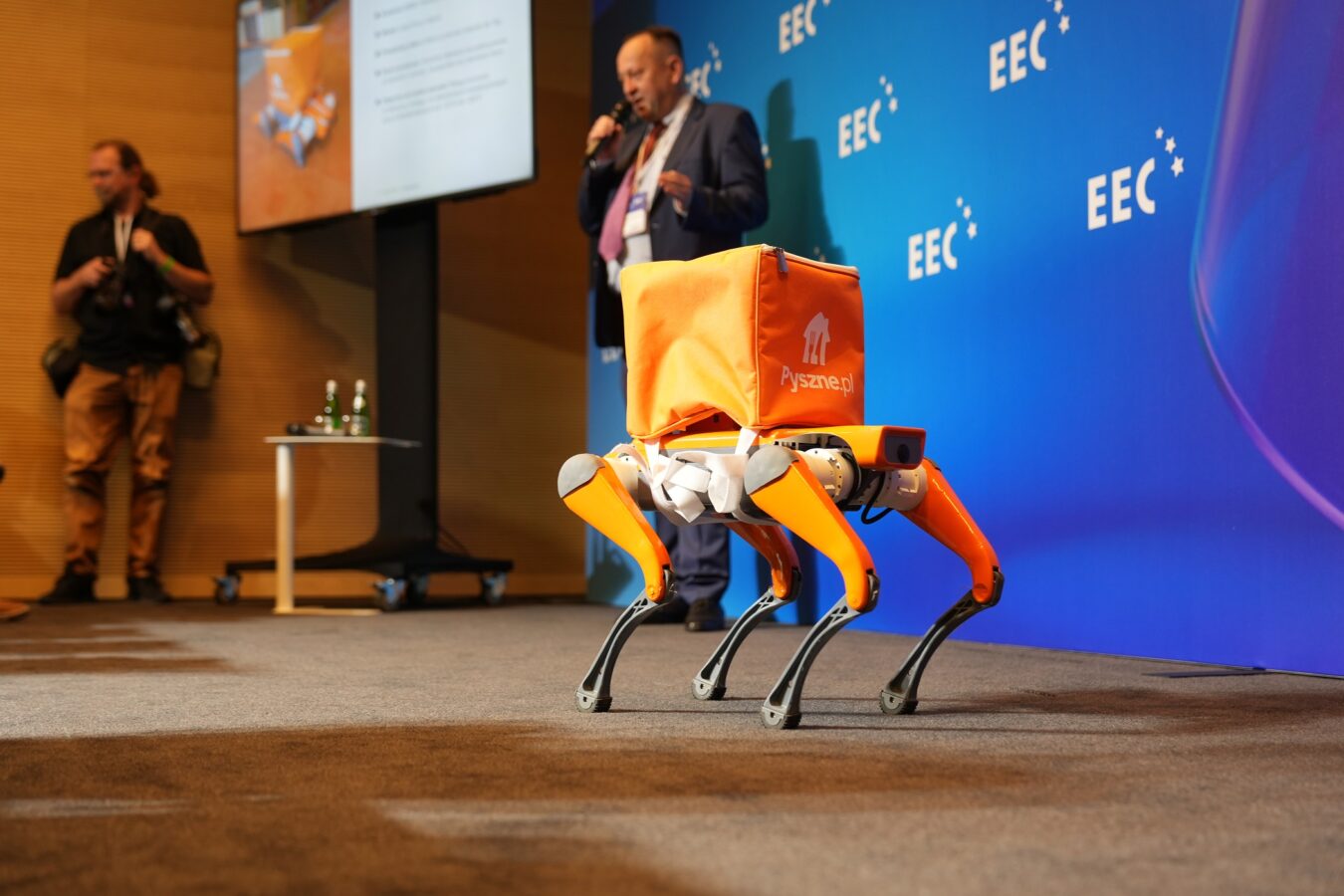 Robot bioniczny kroczący w Pyszne.pl