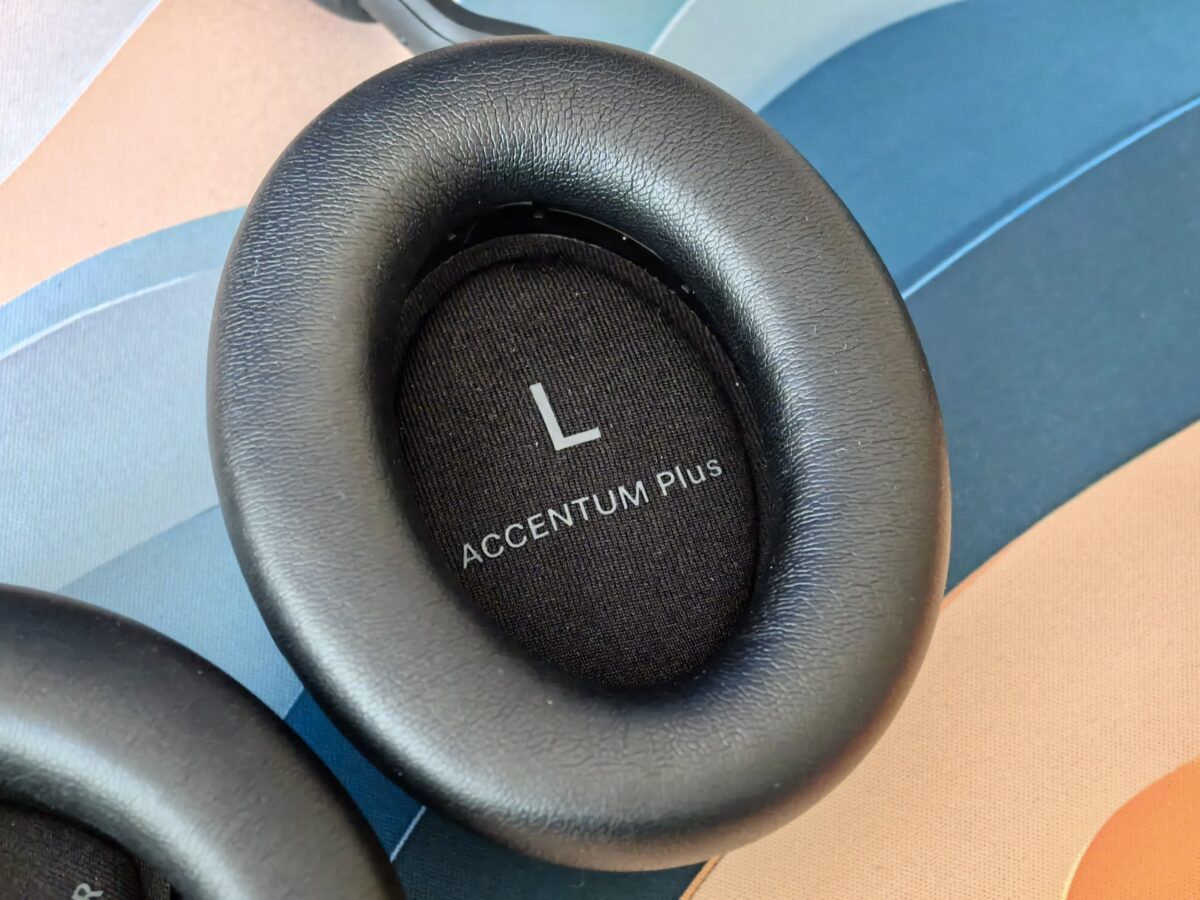 Sennheiser Accentum Plus Wireless