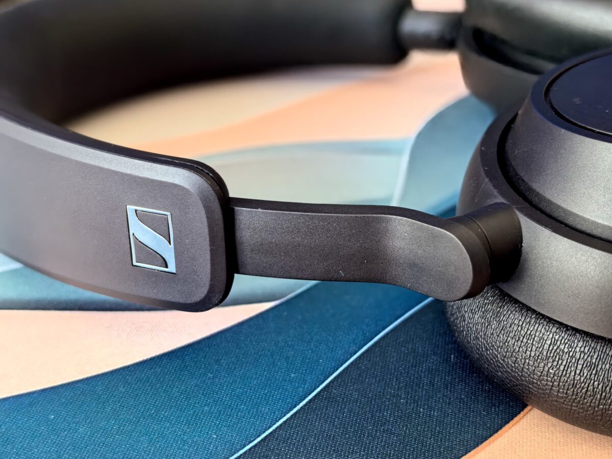 Sennheiser Accentum Plus Wireless