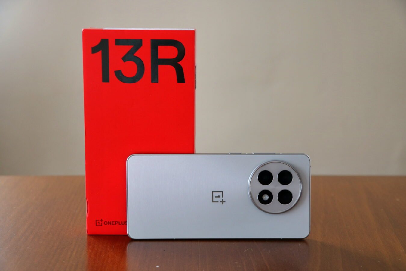 smartfon OnePlus 13R
