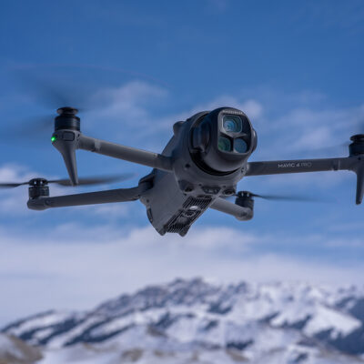 dron dji mavic 4 pro