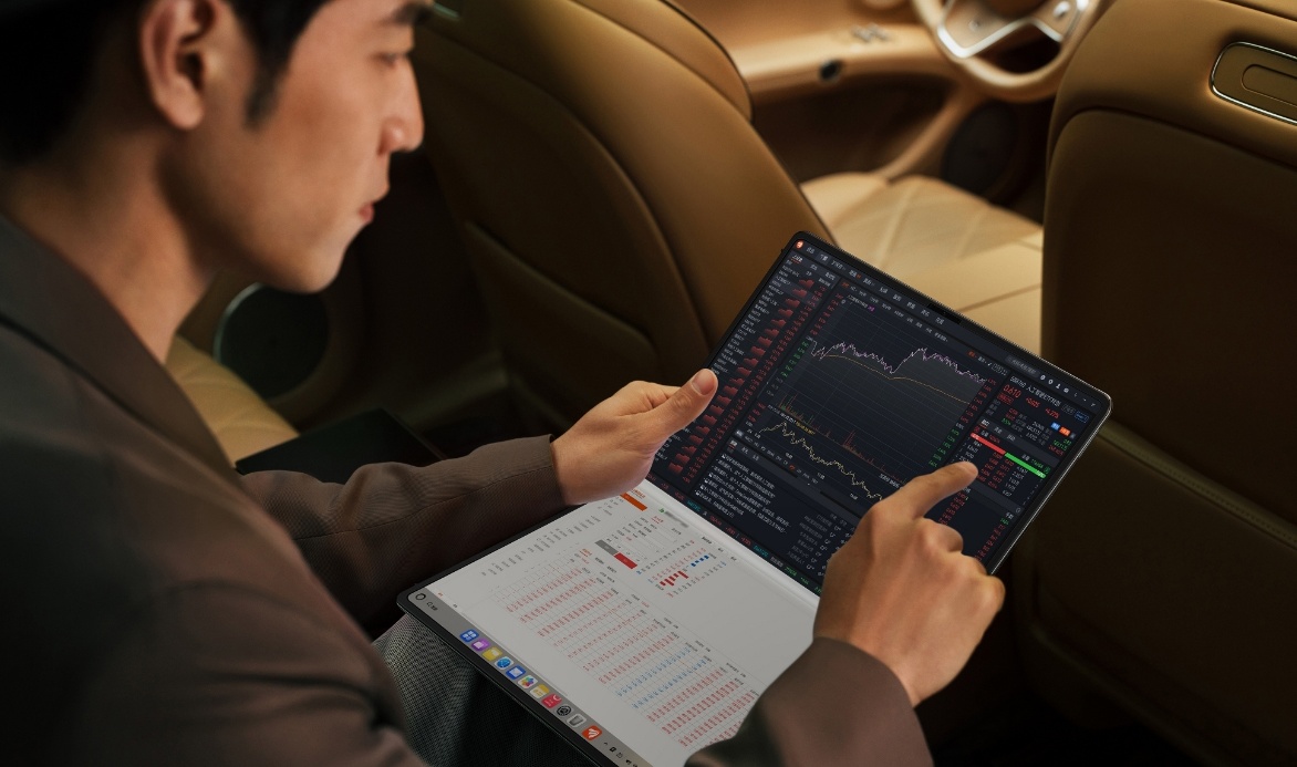 huawei matebook fold ultimate design