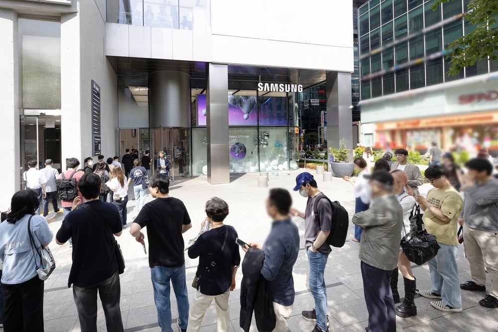 Nowy Samsung to niewypał? Kolejki jak po iPhone’a. A do tego brawa i wiwaty