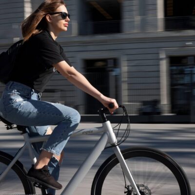 kobieta na rowerze woman on bike