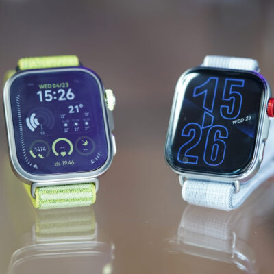 Huawei Watch Fit 4 Pro z zielonym paskiem i Huawei Watch Fit 4 z szarym paskiem