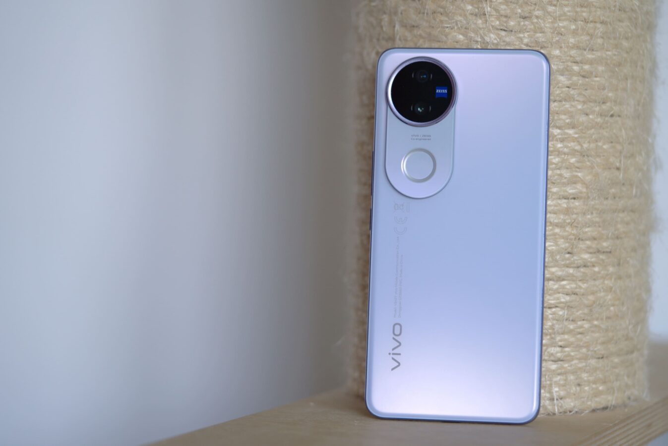 Vivo V50