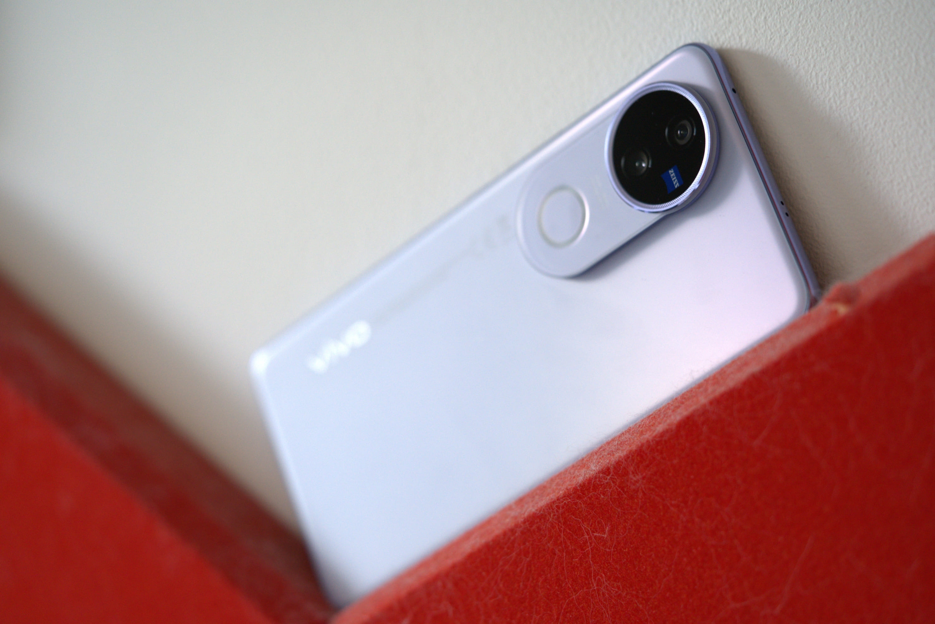 Vivo V50