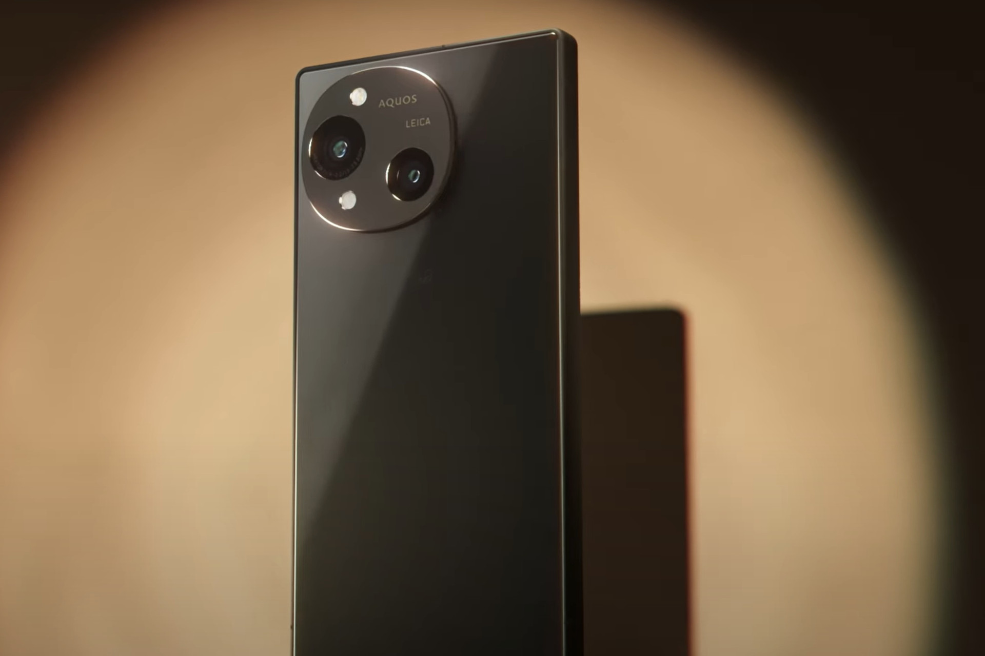 smartfon Sharp Aquos R10
