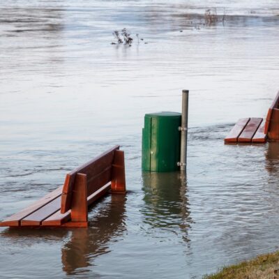 powódź flood ławka bench