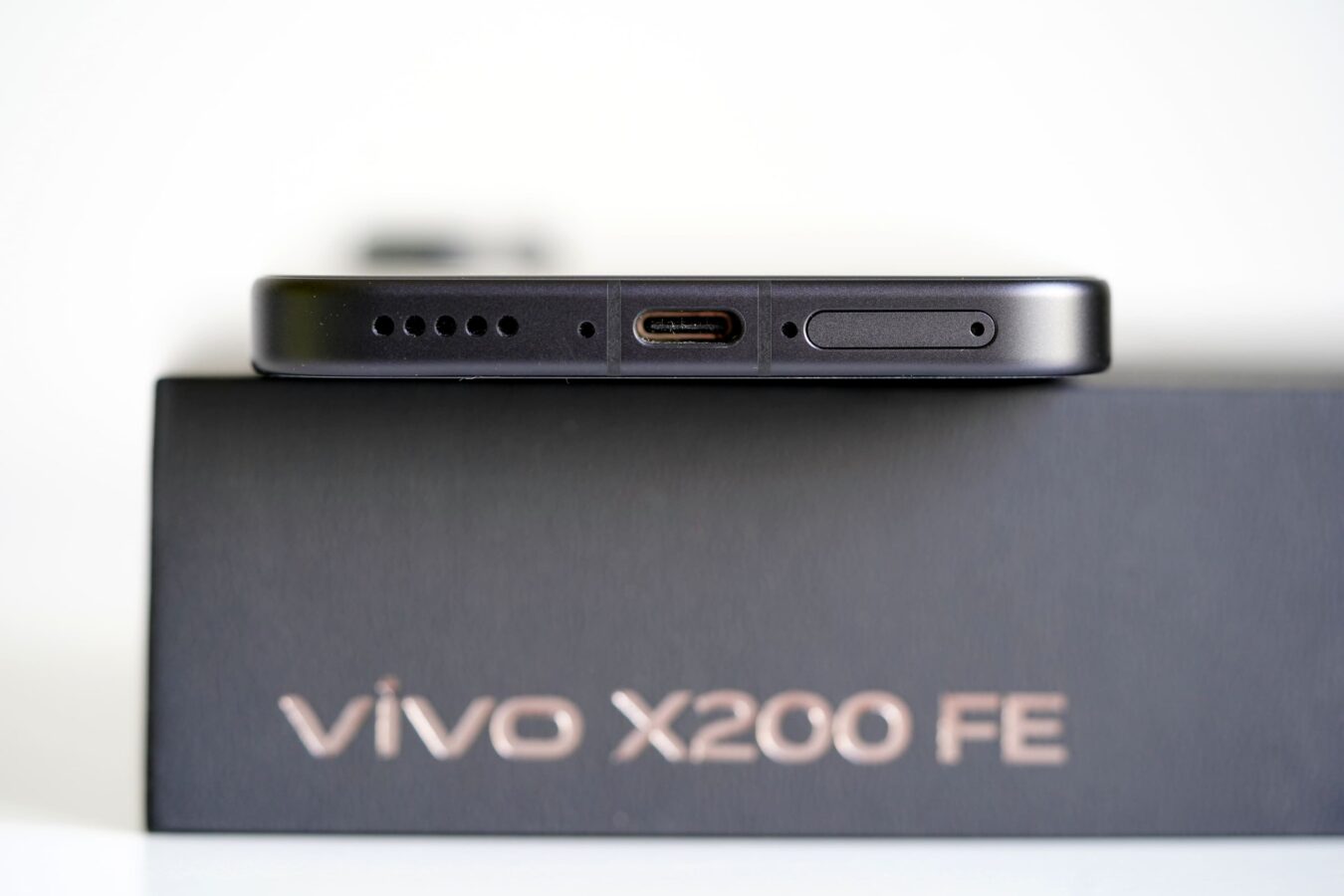 Vivo X200 FE