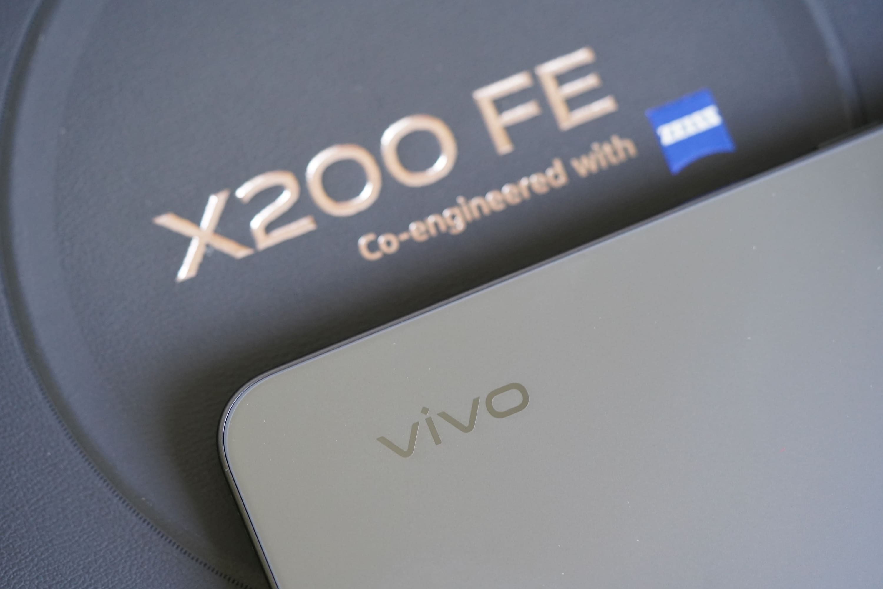 Vivo X200 FE