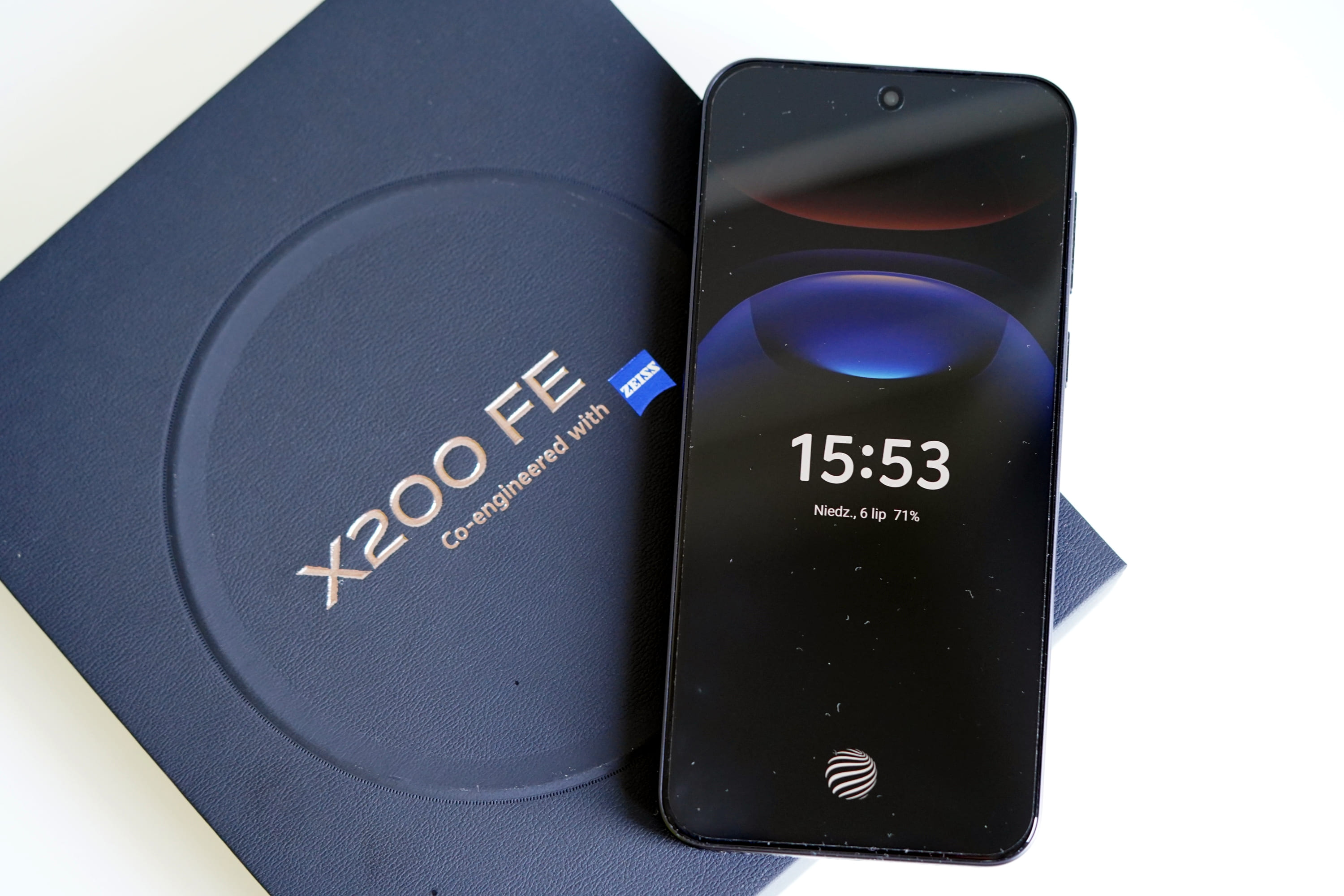 Vivo X200 FE