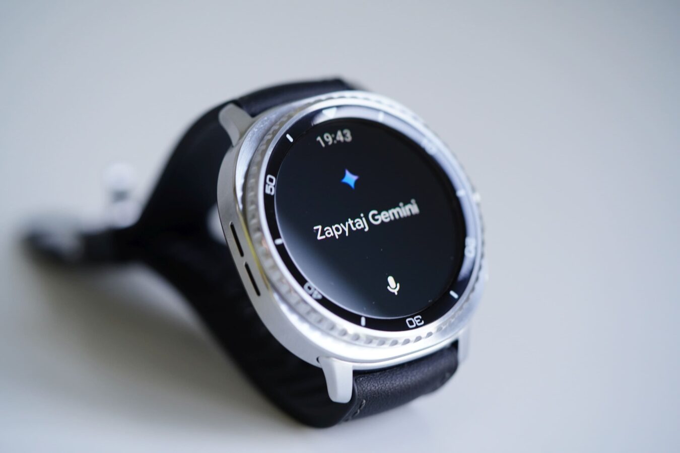 Samsung Galaxy Watch 8 Classic, zegarek z gemini