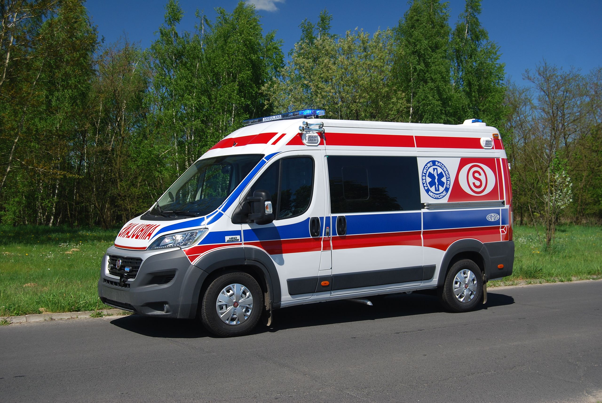 ambulans karetka pogotowia