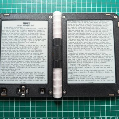 czytnik-e-book-dwa-ekrany-jak-ksiazka-zrodlo-reddit