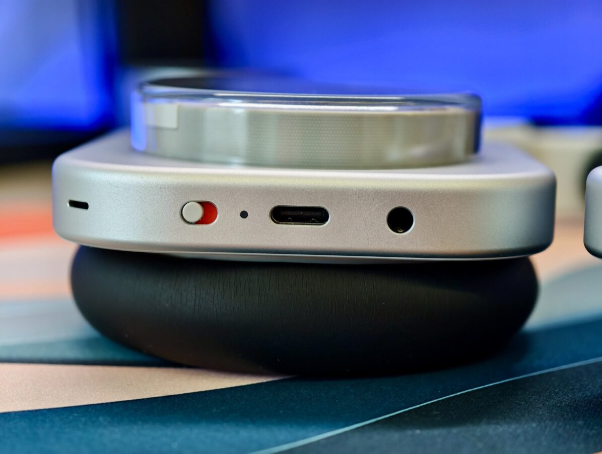 Nothing Headphone (1)