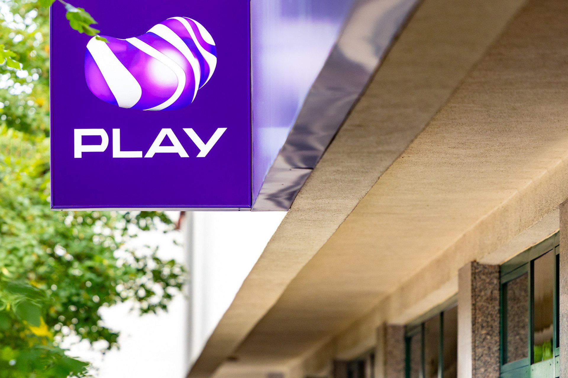 salon Play logo