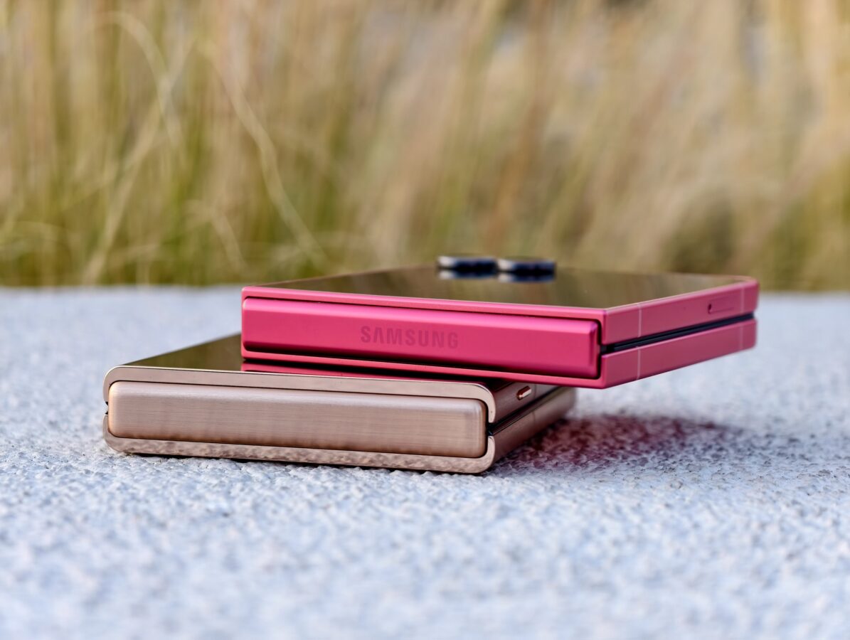 Samsung Galaxy Z Flip 7 vs Motorola Razr 60 Ultra