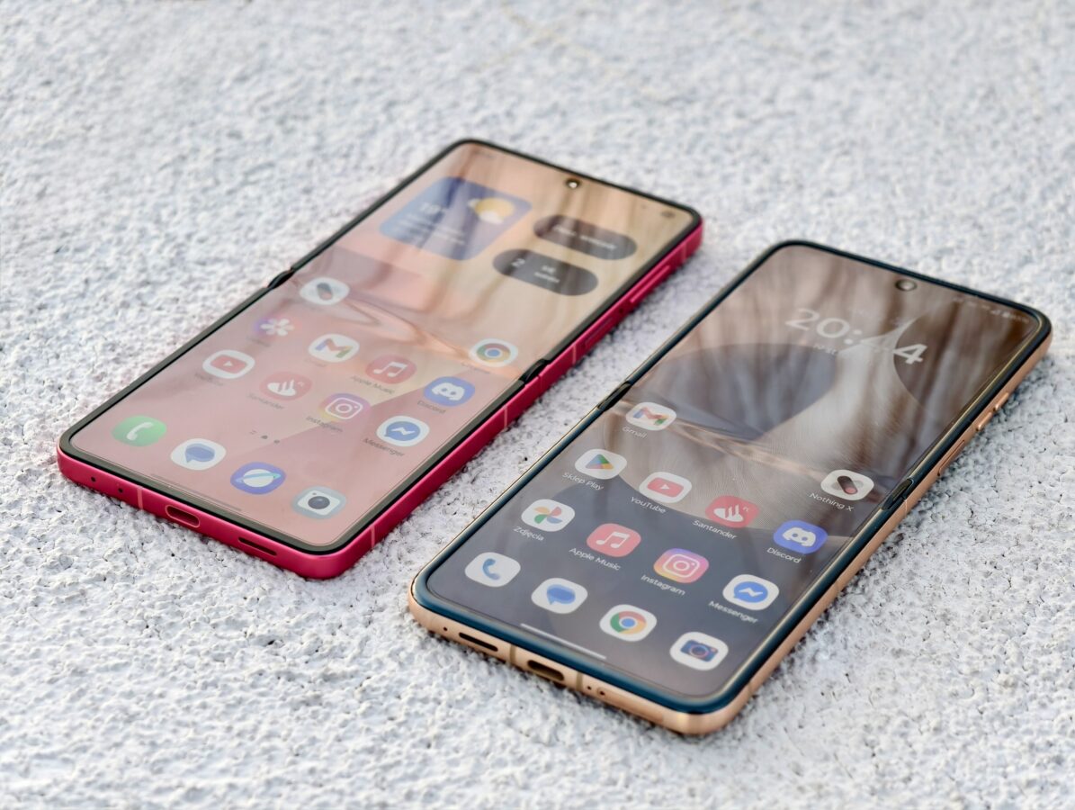 Samsung Galaxy Z Flip 7 vs Motorola Razr 60 Ultra