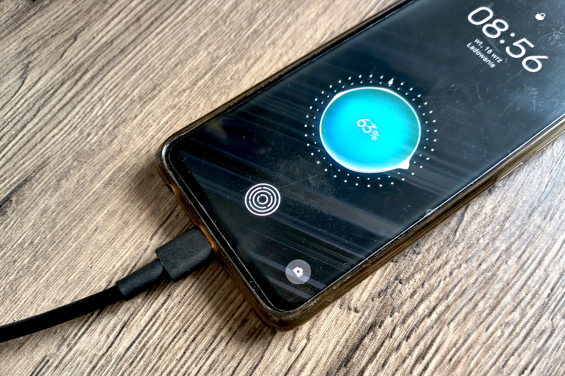 ładowanie smartfon Realme