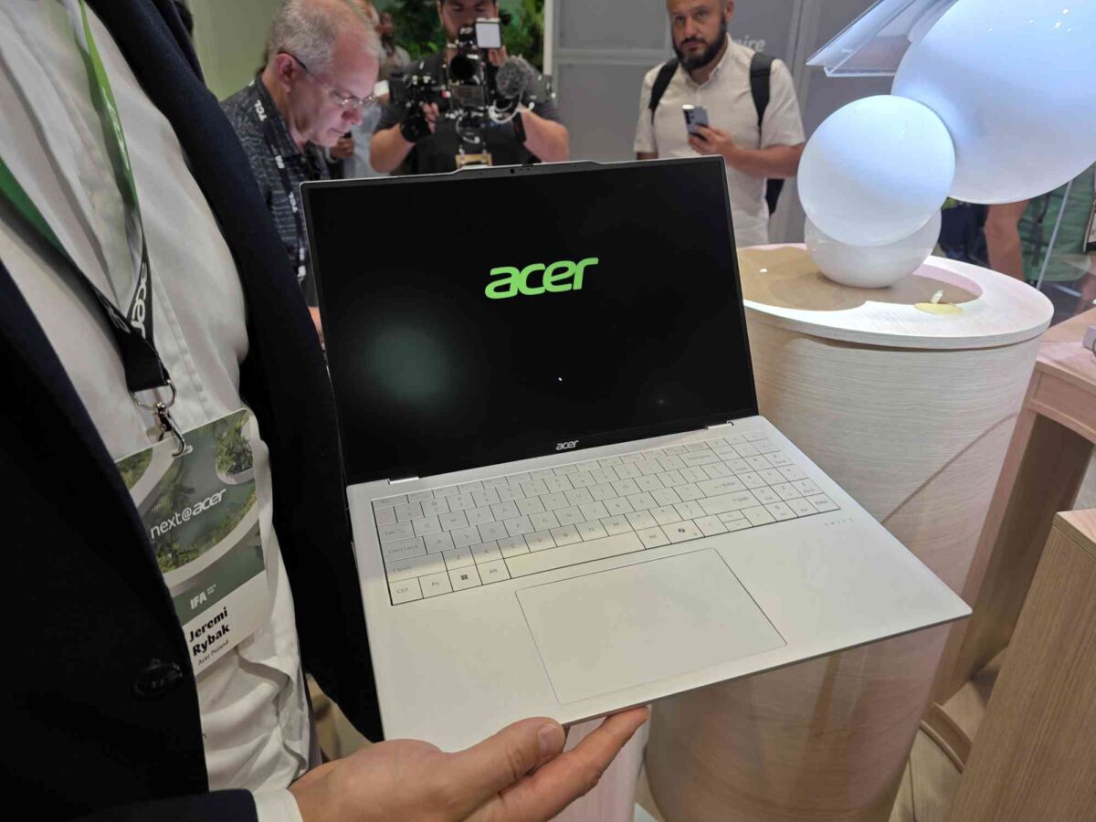 Acer Swift Air 16 (SFA16-61M) źródło tabletowo.pl