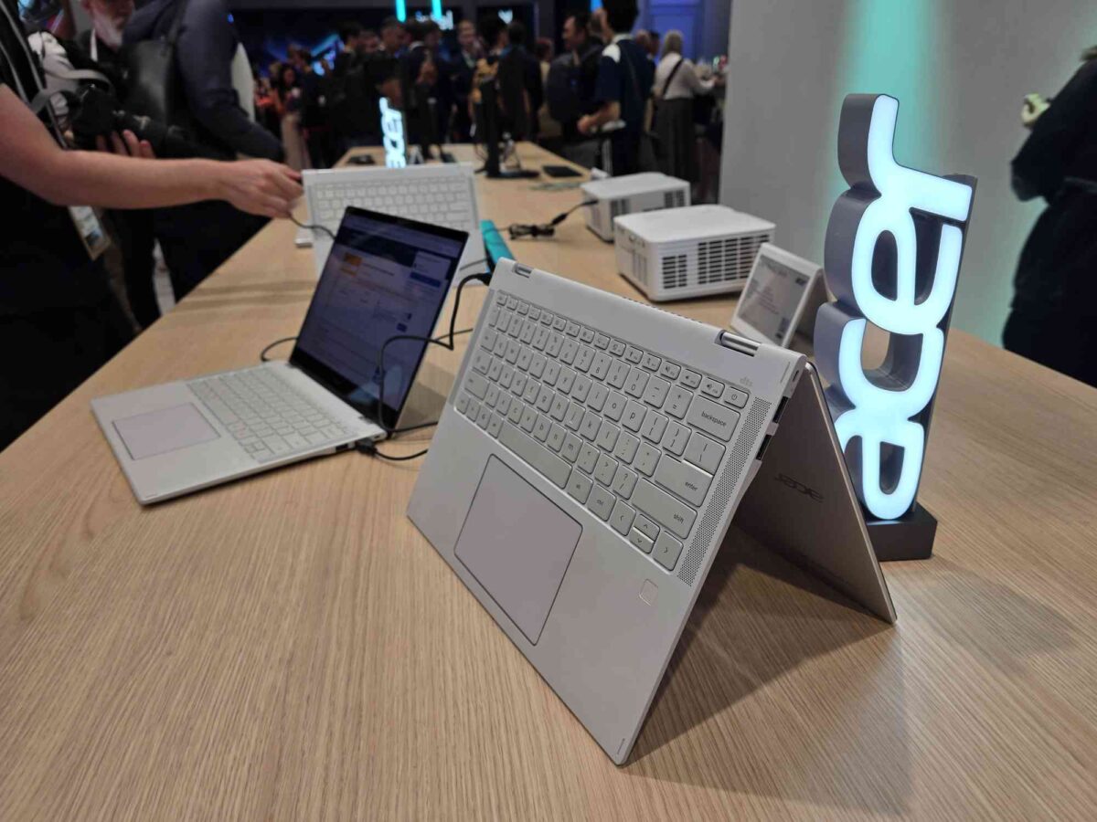 Acer Swift Air 16 (SFA16-61M) źródło tabletowo.pl