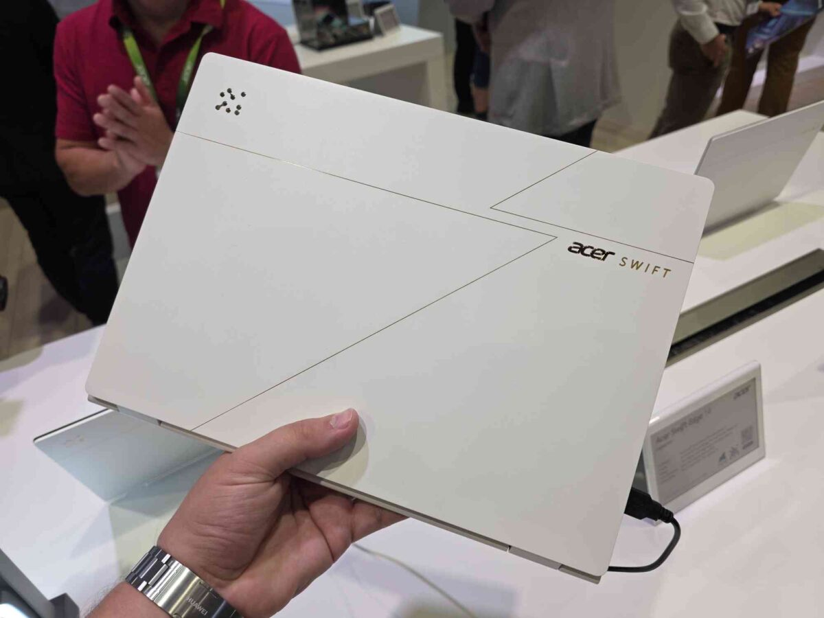 Acer Swift Air 16 (SFA16-61M) źródło tabletowo.pl