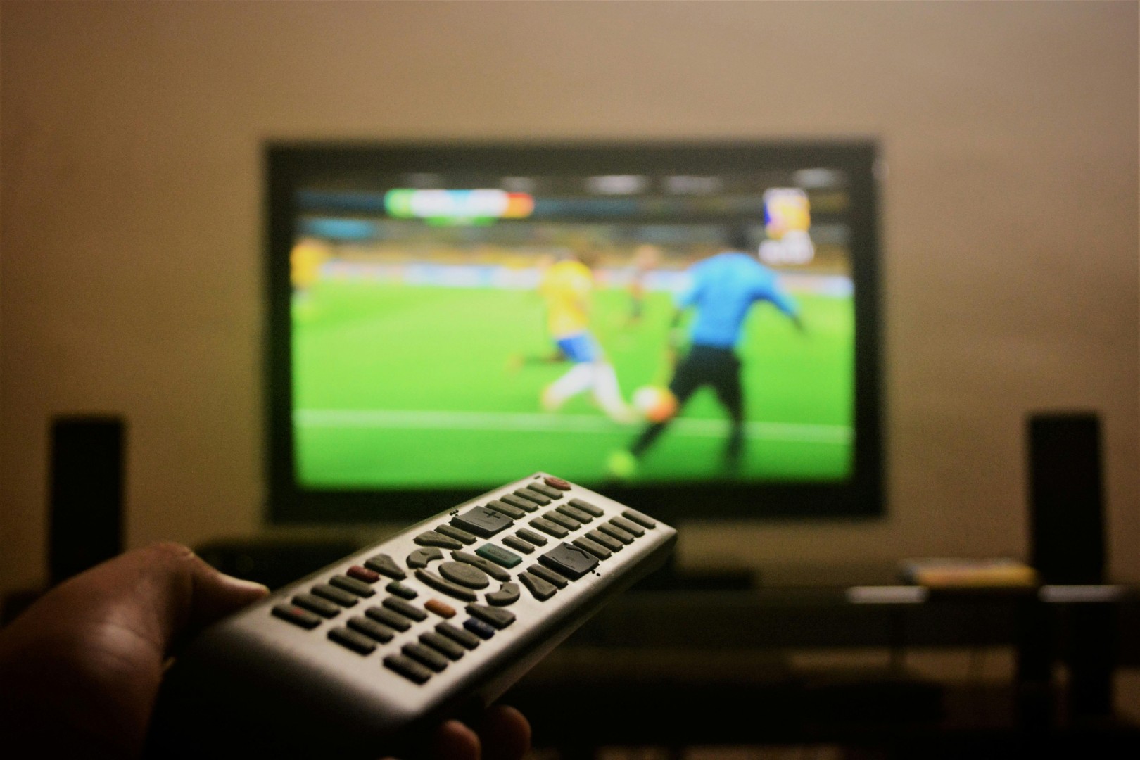 mecz, telewizja, sport, pilot, telewizor, piłka, boisko