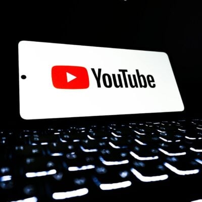 YouTube logo smartfon