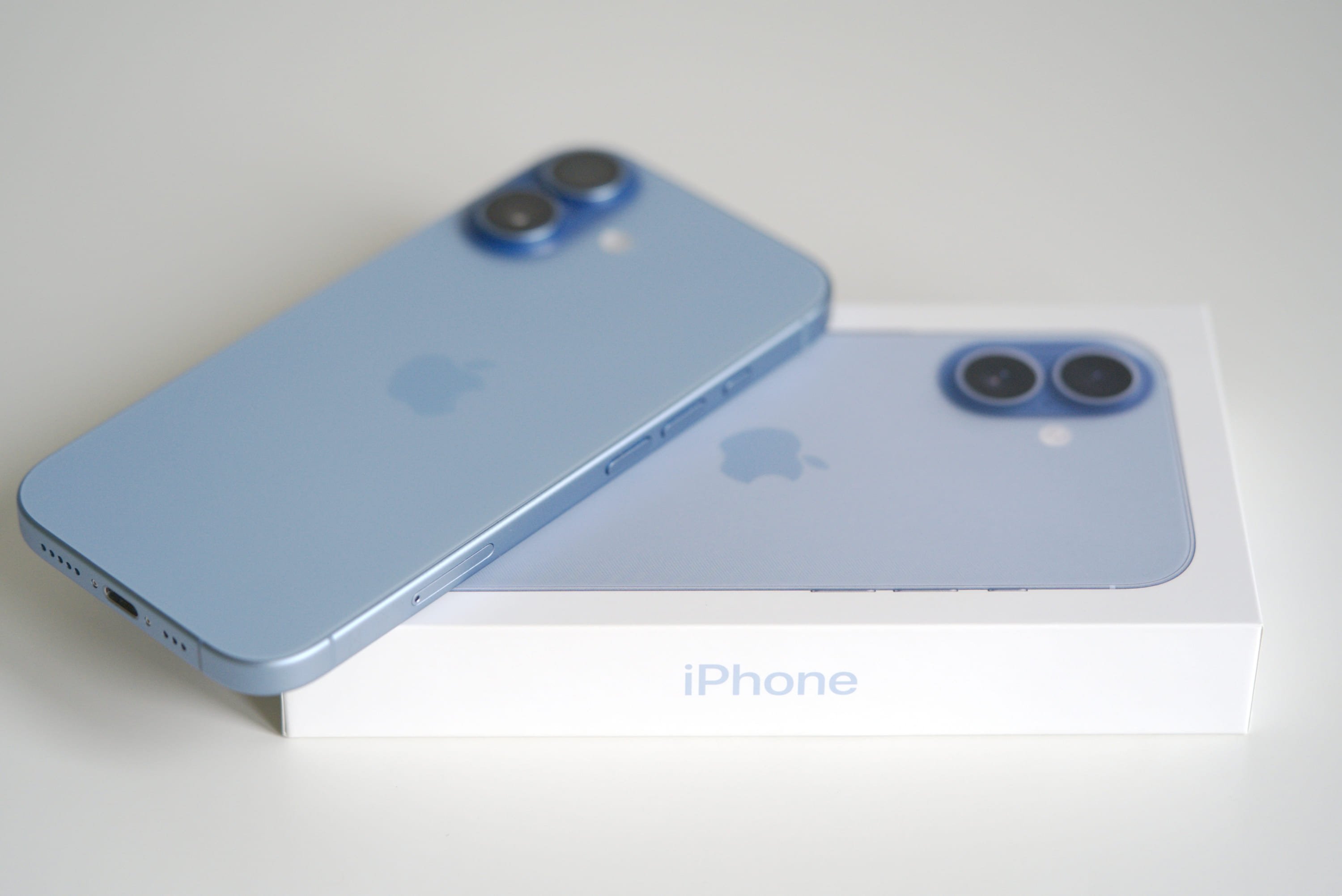 iPhone 17