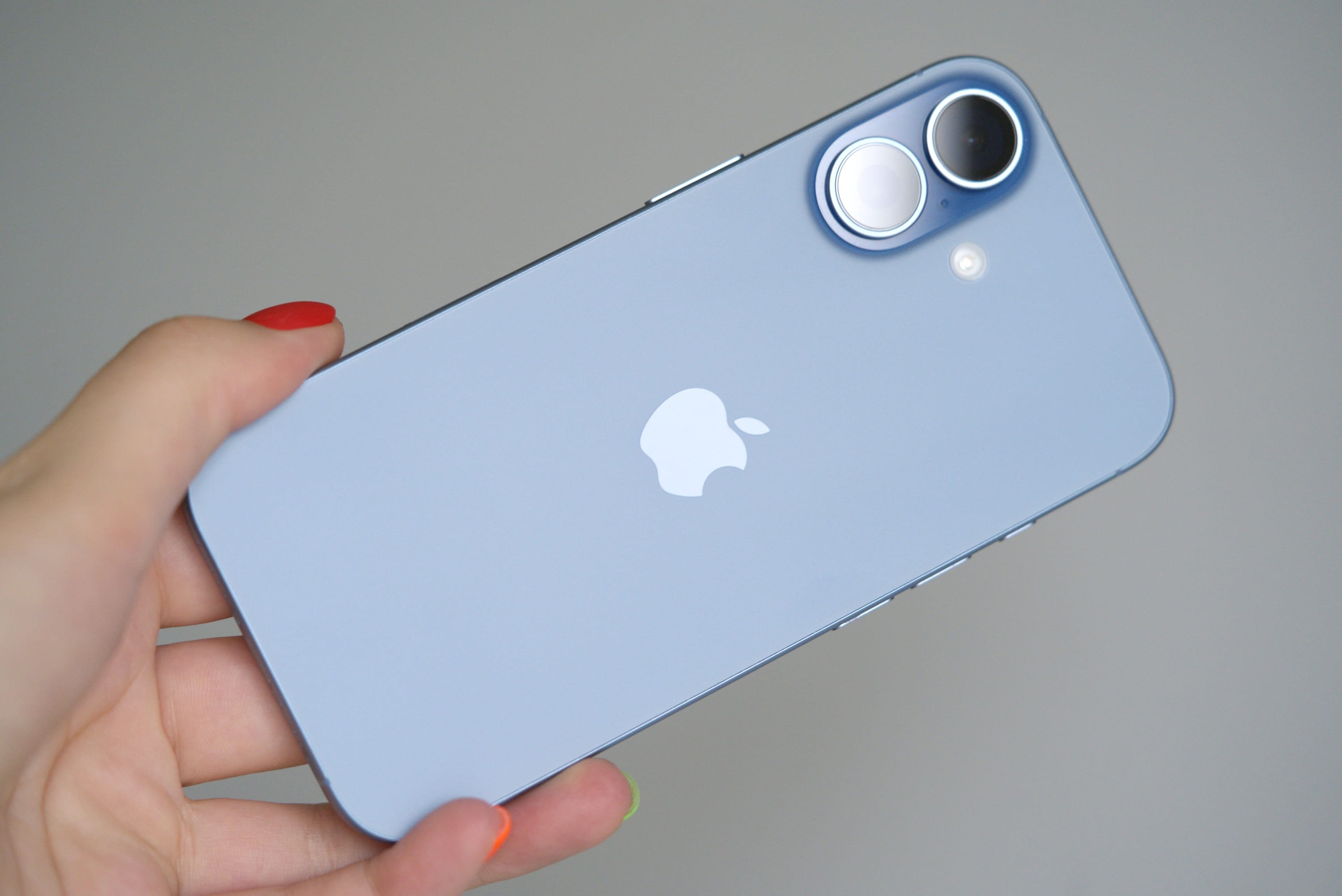 iPhone 17