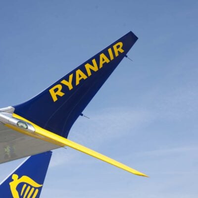 ryanair-lotnisko-samolot