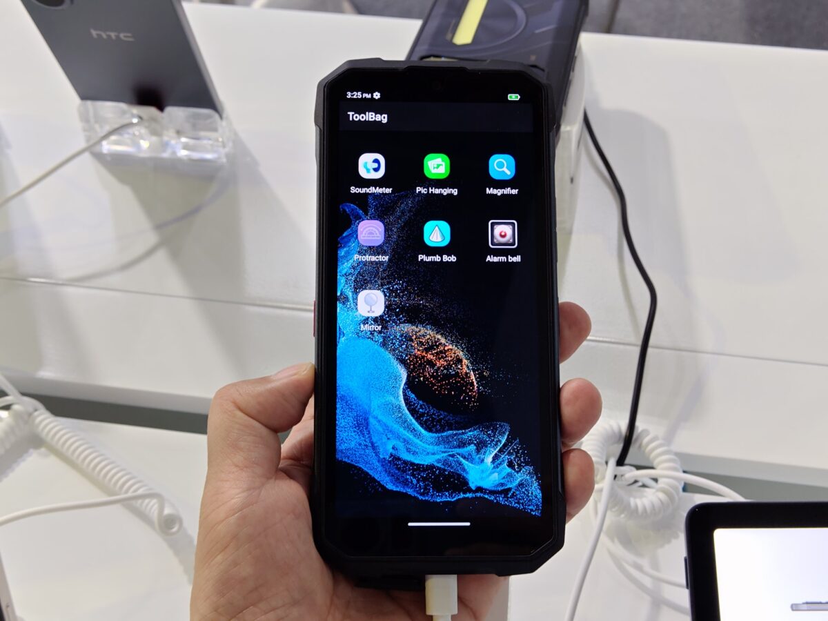 smartfony htc gitex 2025