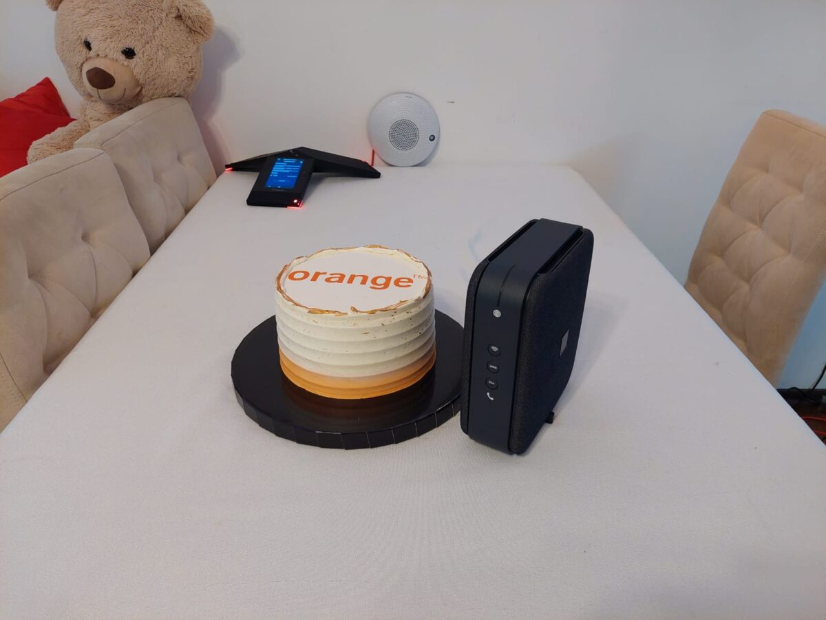 tort dla pracowników orange od pierwszego klienta któremu podłączono orange światłowód o prędkości do 8 gbit/s