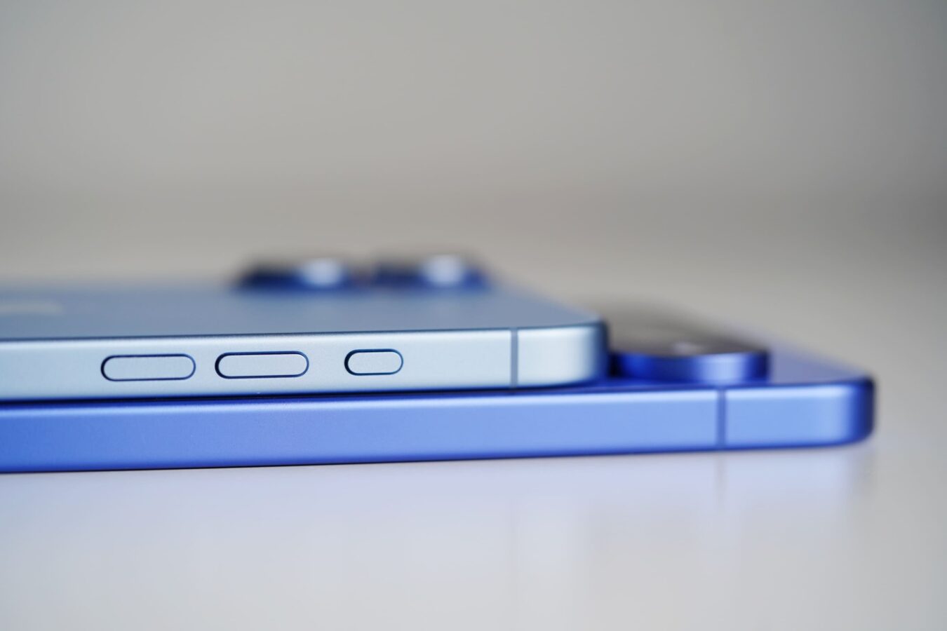 iPhone 17 vs Pixel 10 