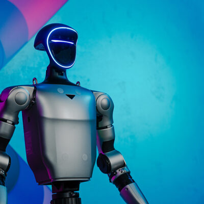 robot humanoidalny w sklepie x-kom