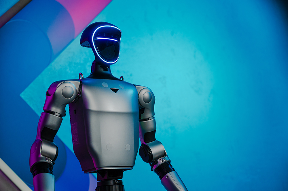 robot humanoidalny w sklepie x-kom