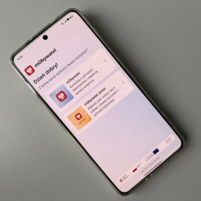 aplikacja mobywatel na smartfonie z androidem fot. tabletowo.pl
