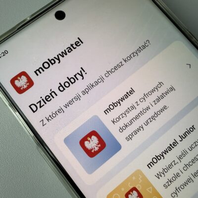 aplikacja mobywatel na smartfonie z androidem fot. tabletowo.pl