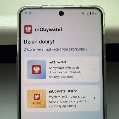 aplikacja mobywatel na smartfonie z androidem fot. tabletowo.pl