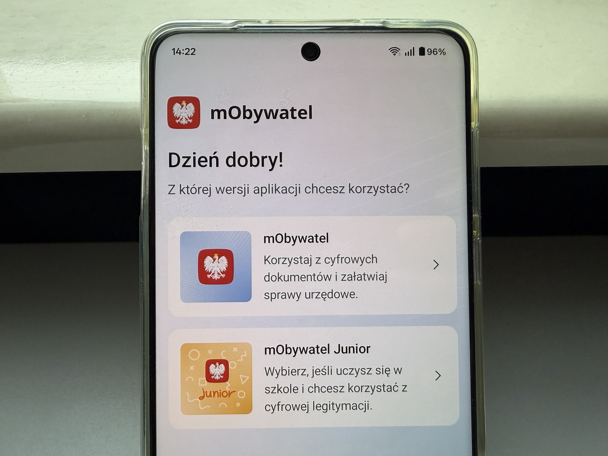 aplikacja mobywatel na smartfonie z androidem fot. tabletowo.pl