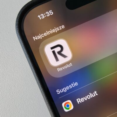 ikona aplikacja revolut na iphone źródło tabletowo.pl