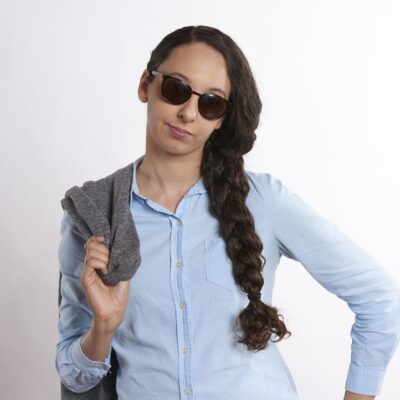 Kobieta, okulary, zirytowana